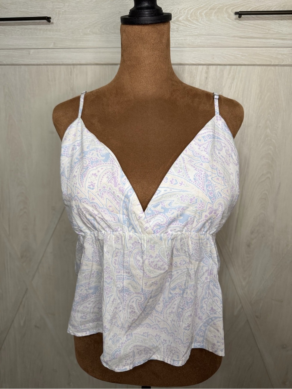 Hollister White Paisley V-Neck Spaghetti Strap Camisole